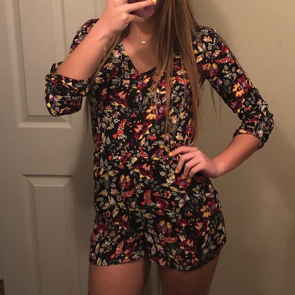 Floral Romper - Picture 4 of 4